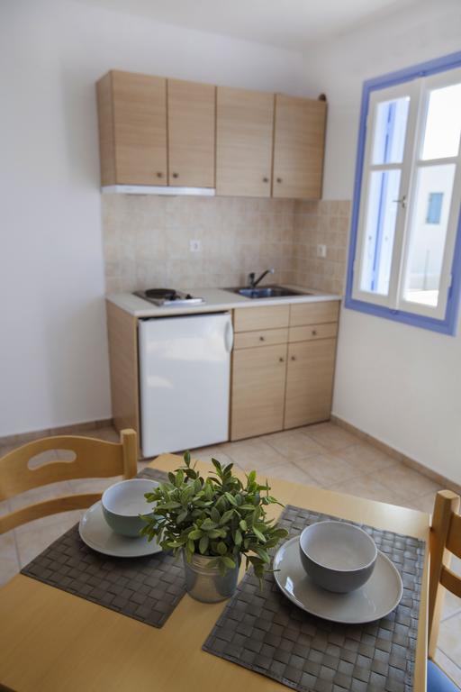 Astarti Apartments Livadi  Rom bilde